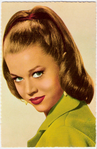 50s-hairstyles-for-long-hair-womens