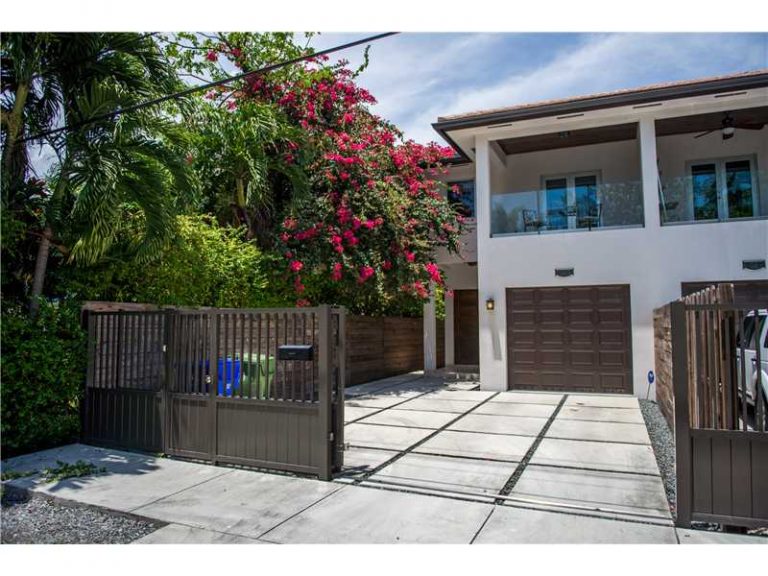 JUST SOLD MODERN COCONUT GROVE TOWNHOUSE